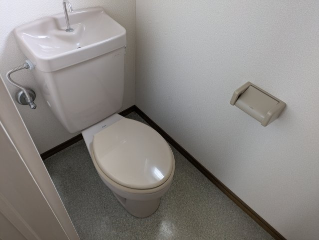 タナカハウスⅢのトイレ|落ち着いたトイレです