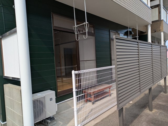 タナカハウスⅢのバルコニー|外からの目が気にならないバルコニーで洗濯物が干せます