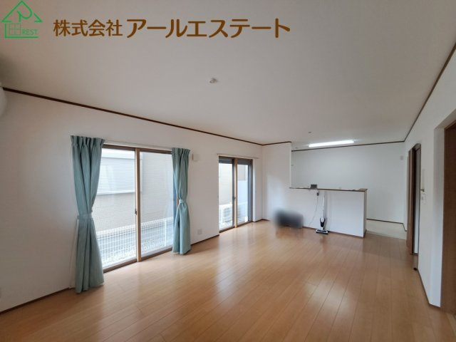 加古川市加古川町北在家　　山陽電鉄「尾上の松駅」徒歩17分の居間・リビング