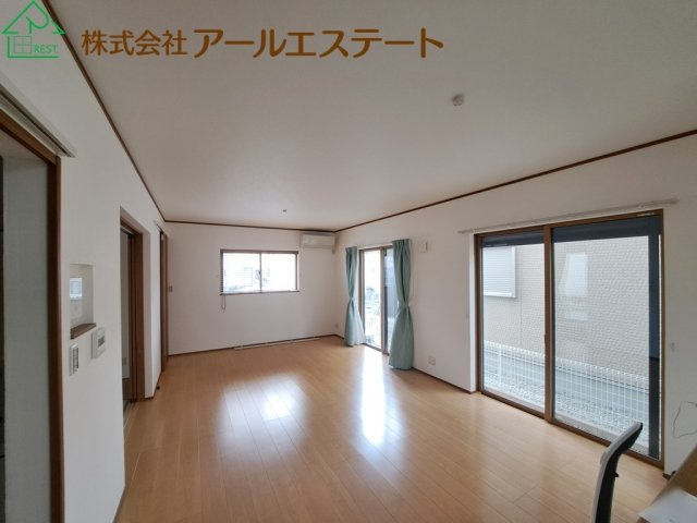 加古川市加古川町北在家　　山陽電鉄「尾上の松駅」徒歩17分の居間・リビング