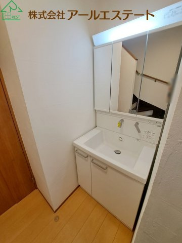 加古川市加古川町北在家　　山陽電鉄「尾上の松駅」徒歩17分の独立洗面台