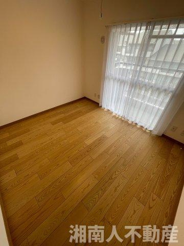 ファミリーにおすすめ！　パークタウン茅ヶ崎５号棟の洋室|落ち着いた色調の洋室です