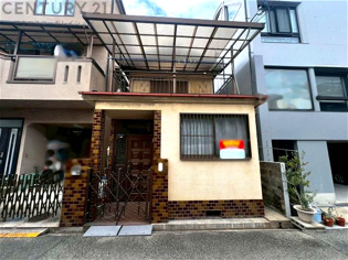 現況建物が建っており、このままでのお引渡しになる物件です。