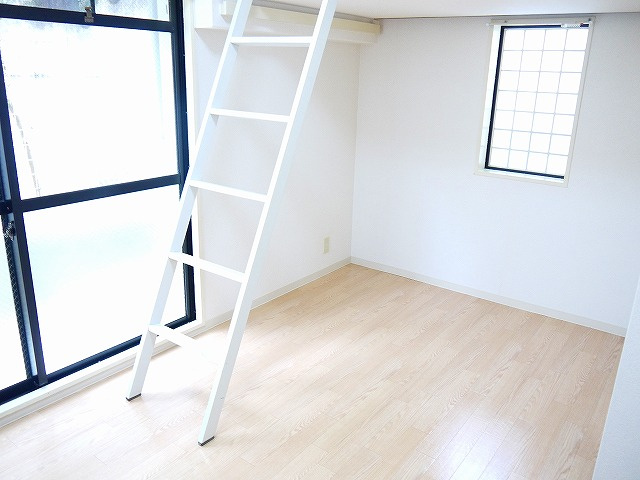 シティパレス学園前Ｐ７の洋室|使い勝手のいい洋室です