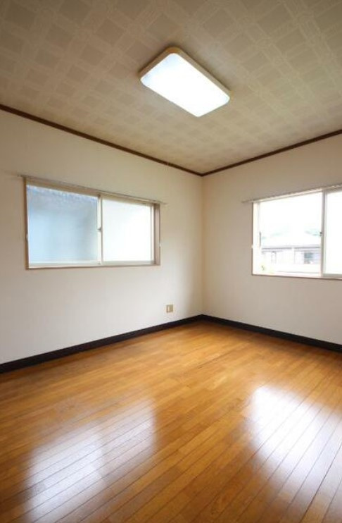 サンマリン下館の洋室