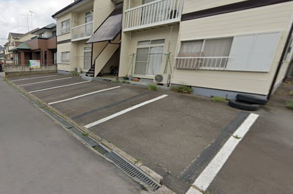 サンマリン下館の駐車場