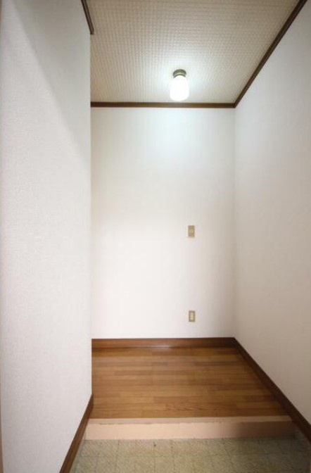 サンマリン下館の玄関