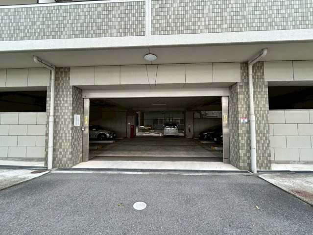 メロディーハイム守口参番館の駐車場