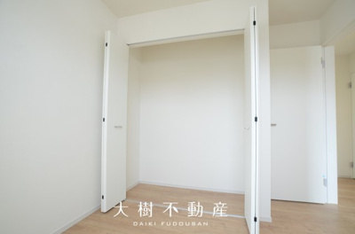 【洋室】 | 海老名市杉久保南３丁目 新築戸建て 全3棟【仲介手数料無料】 | 2階　洋室3（5.2帖）クローゼット