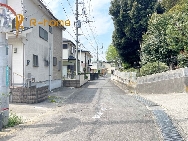 守谷市けやき台2丁目24-1期　新築戸建て　1号棟の前面道路含む現地写真|『今から見たい！』大歓迎です♪
お気軽にＲ－ｈomeまでお問い合わせください。