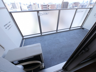 【バルコニー】 | セレニテ十三ミラク | 開放的で明るい空間を演出してくれるバルコニーです