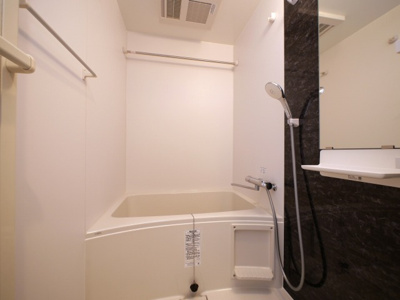 【浴室】 | セレニテ十三ミラク | ゆったり過ごせるお風呂です