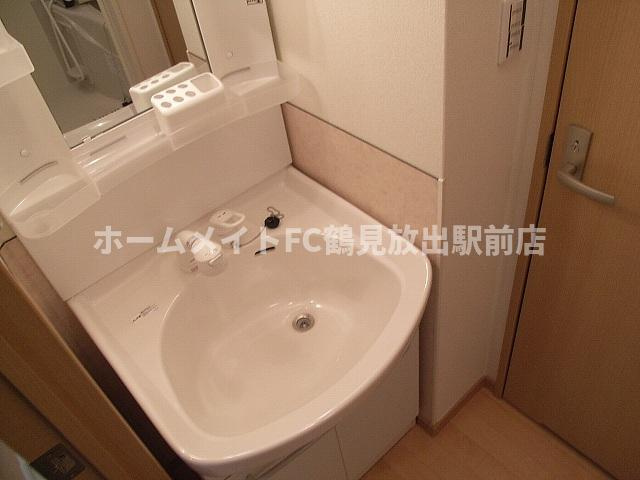 大阪市城東区中浜２丁目のアパートの洗面所
