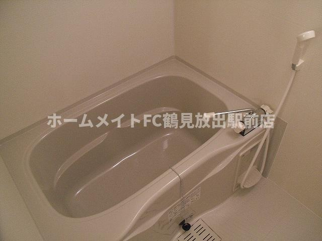 大阪市城東区中浜２丁目のアパートの浴室