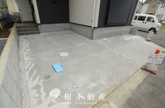 【駐車場】