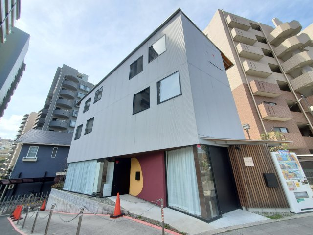 宝塚栄町BASEの外観