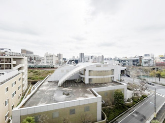 【展望】 | 眼前に広がる空の雄大さと、このお部屋の自慢の一つである「眺望」をご覧ください。毎日、この景色を独り占めできる新生活に夢が広がります。～即日のご見学可能～　お問合せはお気軽にどうぞ。
