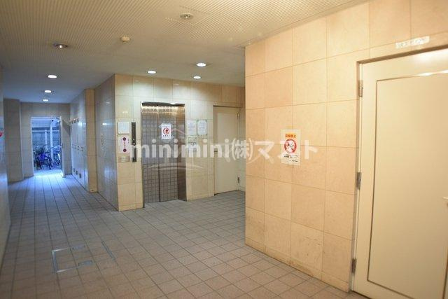 レスポワール難波南のエントランス
