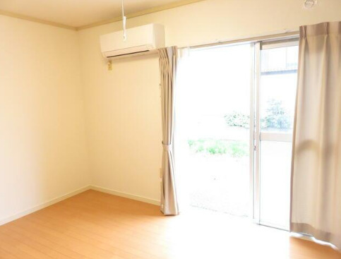 ルネ青宿の居間・リビング