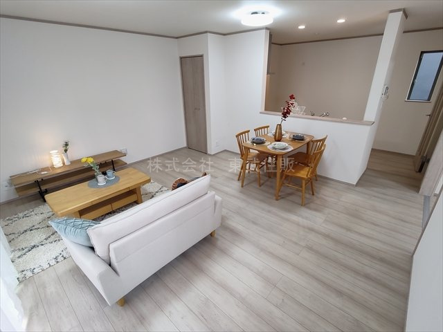 【居間・リビング】の画像