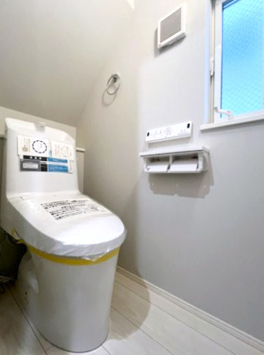 杉並区下井草3丁目　2019年築×新規リフォーム　駅チカ中古戸建のトイレ