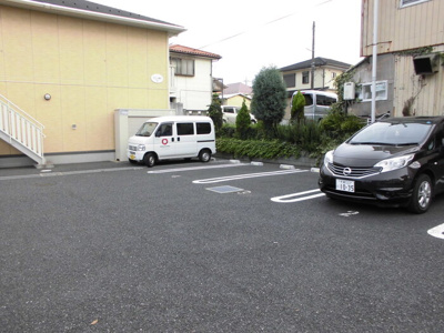 【駐車場】 | メゾン成田 | 駐車場