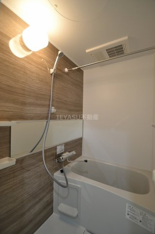 アドバンス中広町の浴室