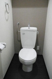 札幌市中央区　二棟一括RCマンションのトイレ