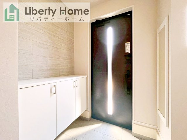 水戸市平須町12期　新築戸建の玄関