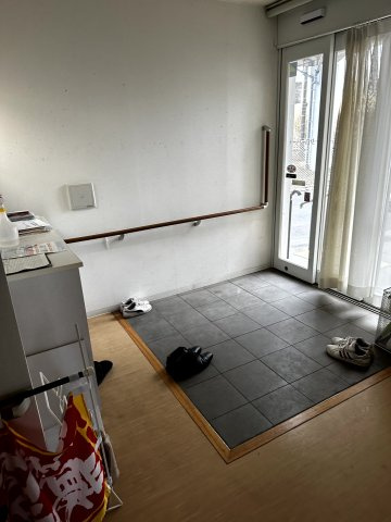 羽川貸テナントの玄関