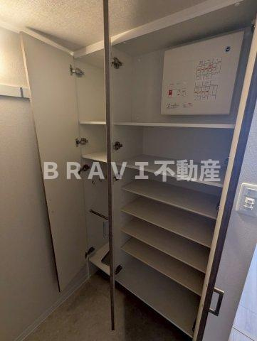 エスリードレジデンス大阪谷町ザ・マークス BRAVI不動産の玄関
