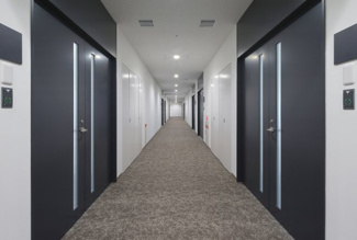 【エントランス】 | 8階フロアの共用部通路です。