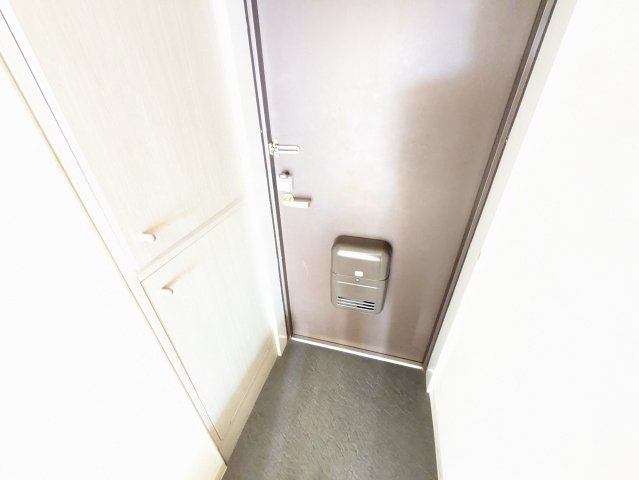 新松戸美笠ハイツの玄関