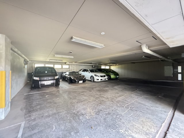 新松戸美笠ハイツの駐車場