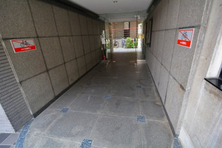 プリエールＪＲ塚口駅前のエントランス