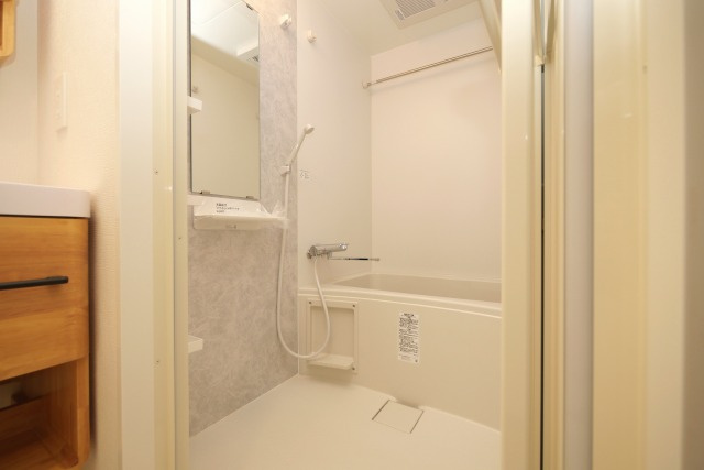 アプリーレ松屋町の浴室