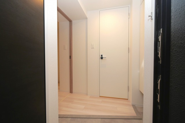 アプリーレ松屋町の玄関