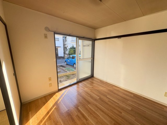 ドルフ石井Ｂ棟の居間・リビング