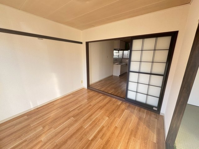 ドルフ石井Ｂ棟の居間・リビング