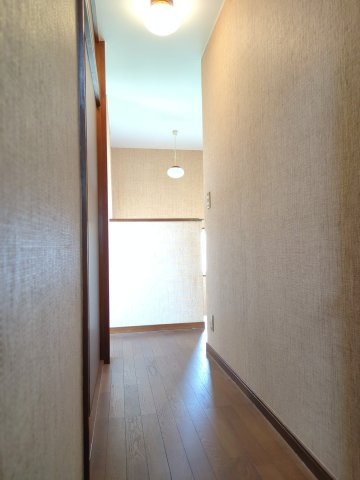 【内装】 | 山武市松ヶ谷ロ　中古戸建 | 2階廊下