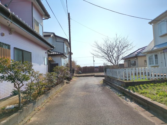 【前面道路含む現地写真】 | 山武市松ヶ谷ロ　中古戸建