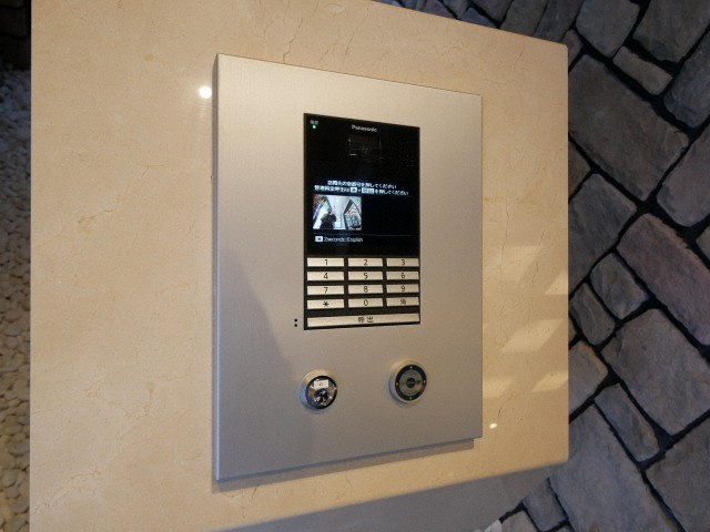 大阪市中央区安土町１丁目の賃貸マンションのセキュリティ