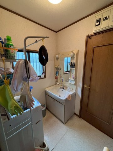 山武郡横芝光町屋形　中古戸建の独立洗面台
