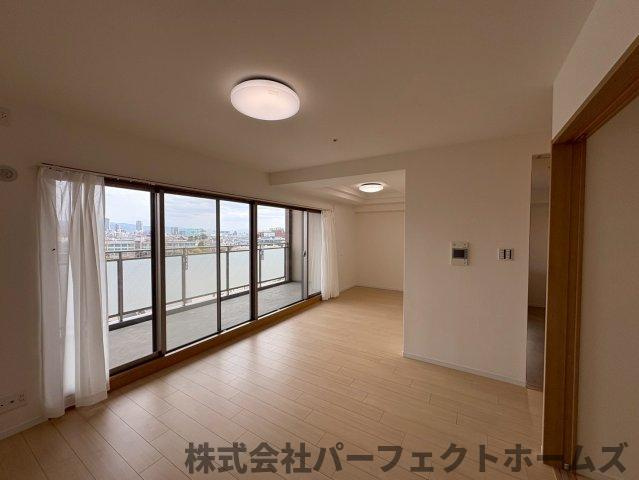 【居間・リビング】の画像