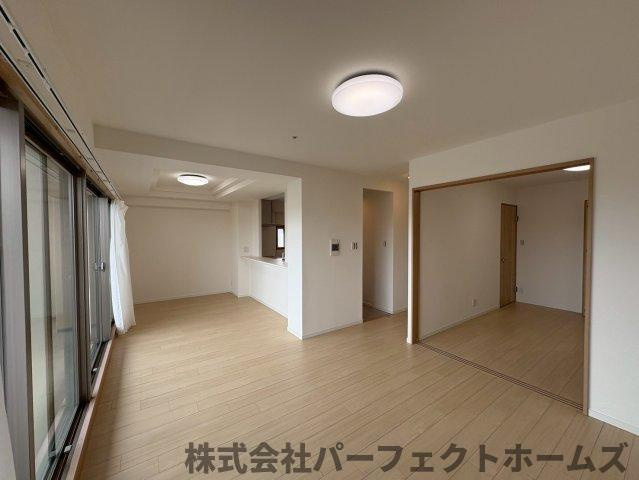 【居間・リビング】の画像