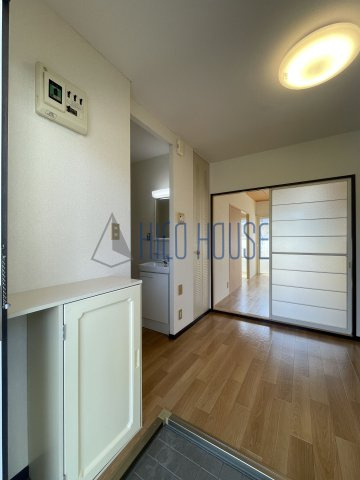 嵐山ハイツの玄関