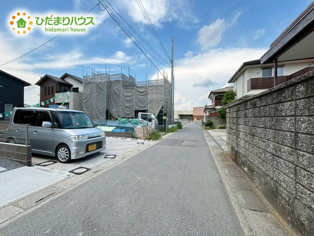 深谷市東方　第27期　新築一戸建て　ワイウッドコート　01の前面道路含む現地写真|閑静な住宅地★