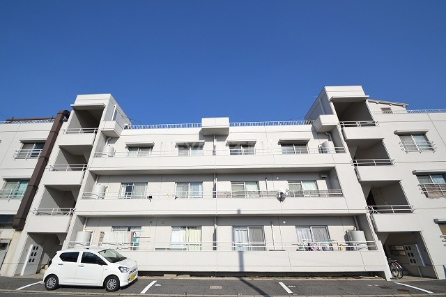 広島市西区草津南４丁目の賃貸マンションの外観