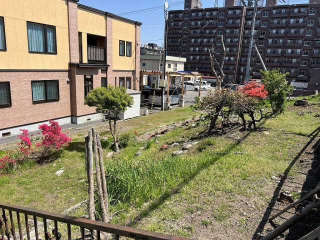 白石区北郷4-2角地90坪の外観|現地・近隣商業地域で比較的大きな建物も建築可能♪