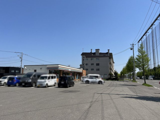 白石区北郷4-2角地90坪の周辺|セブンイレブン徒歩１分♪